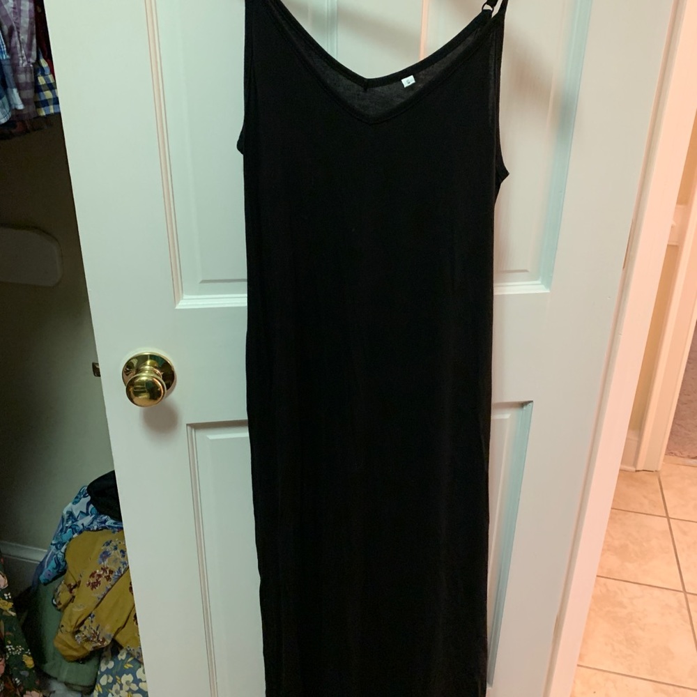 Black tank maxi